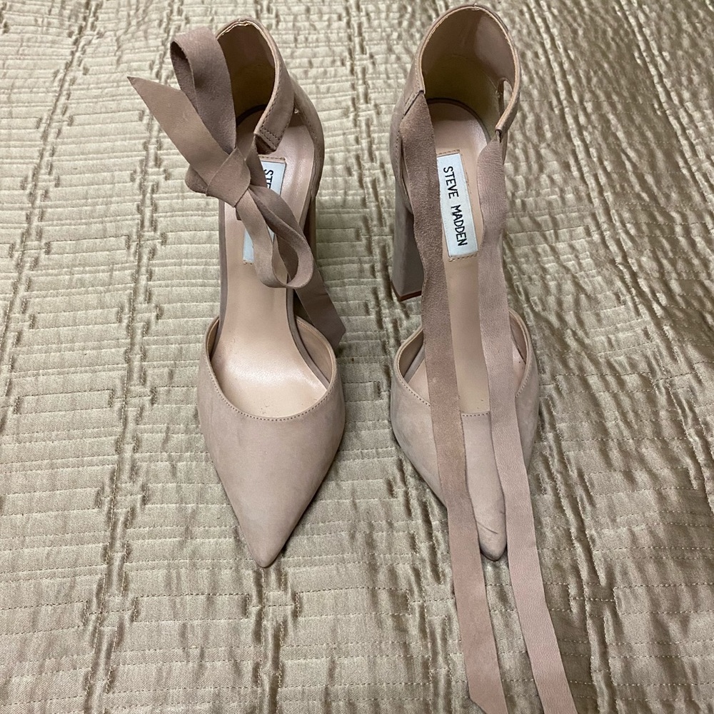 TIE UP NUDE CHUNKY HEELS
